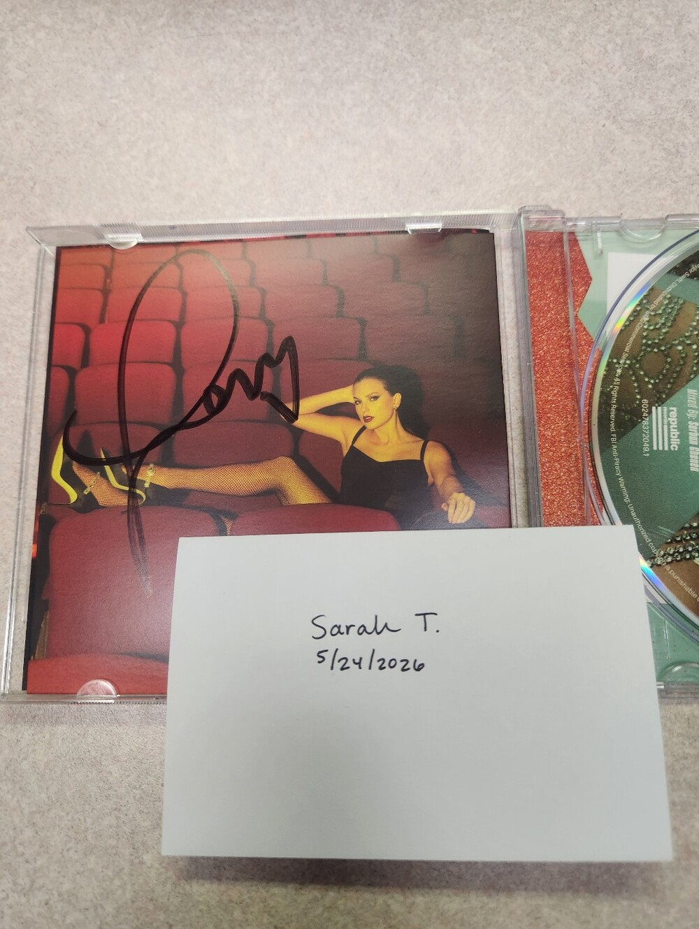 TLOAS Signed Taylor Swift CD (Photo 4)
